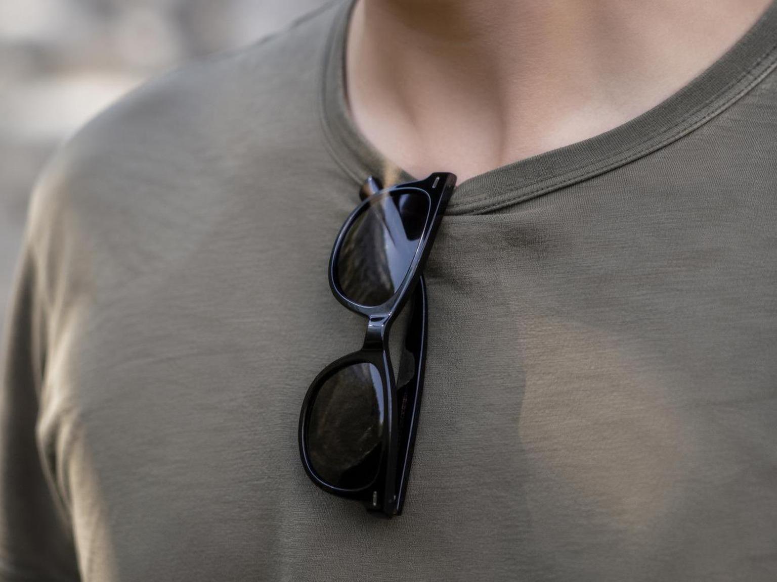 remove sunglasses from video creator review avatar 4