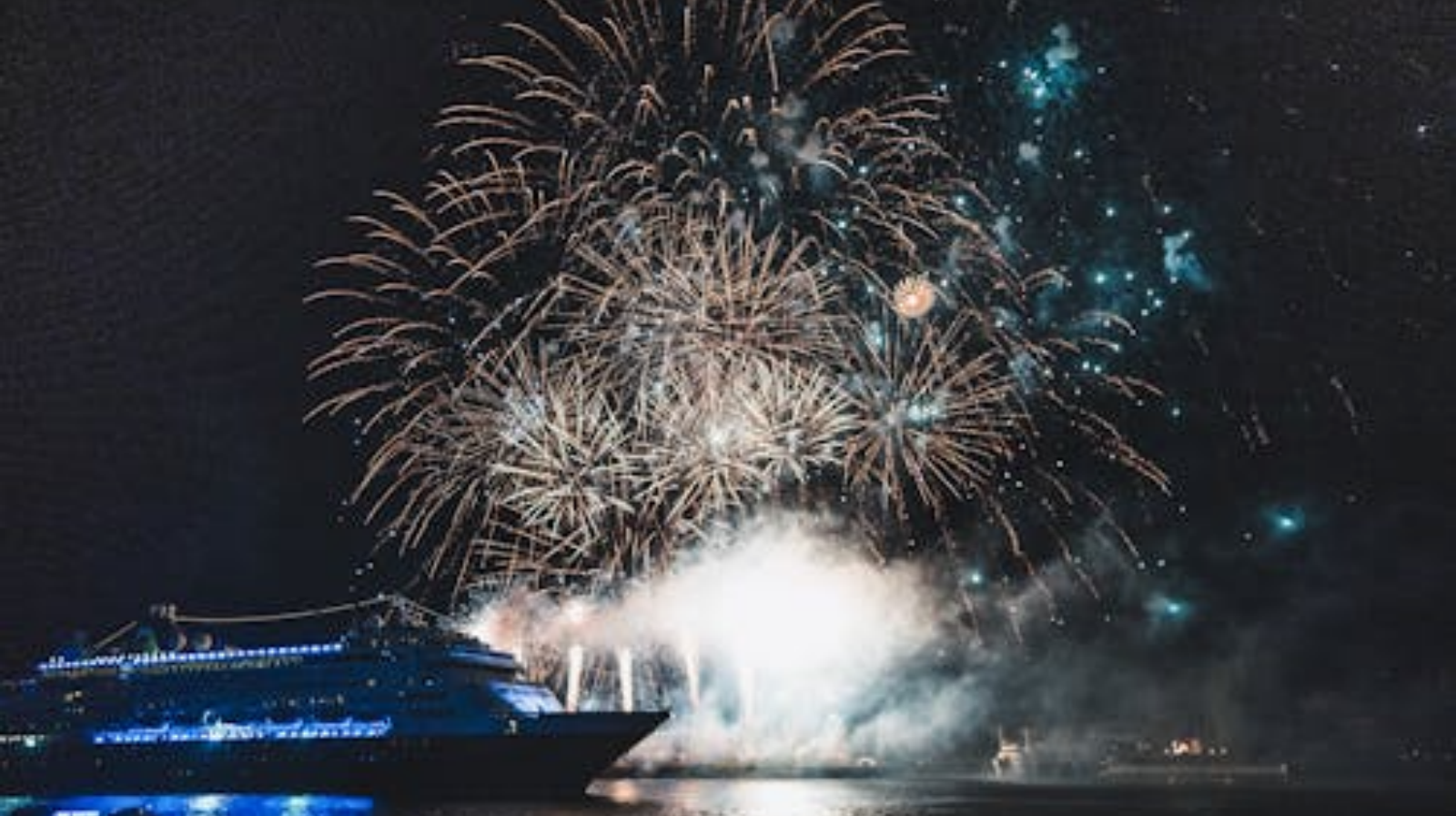 CapCut oferece modelos prontos, edição simplificada, editor de áudio e legenda automática