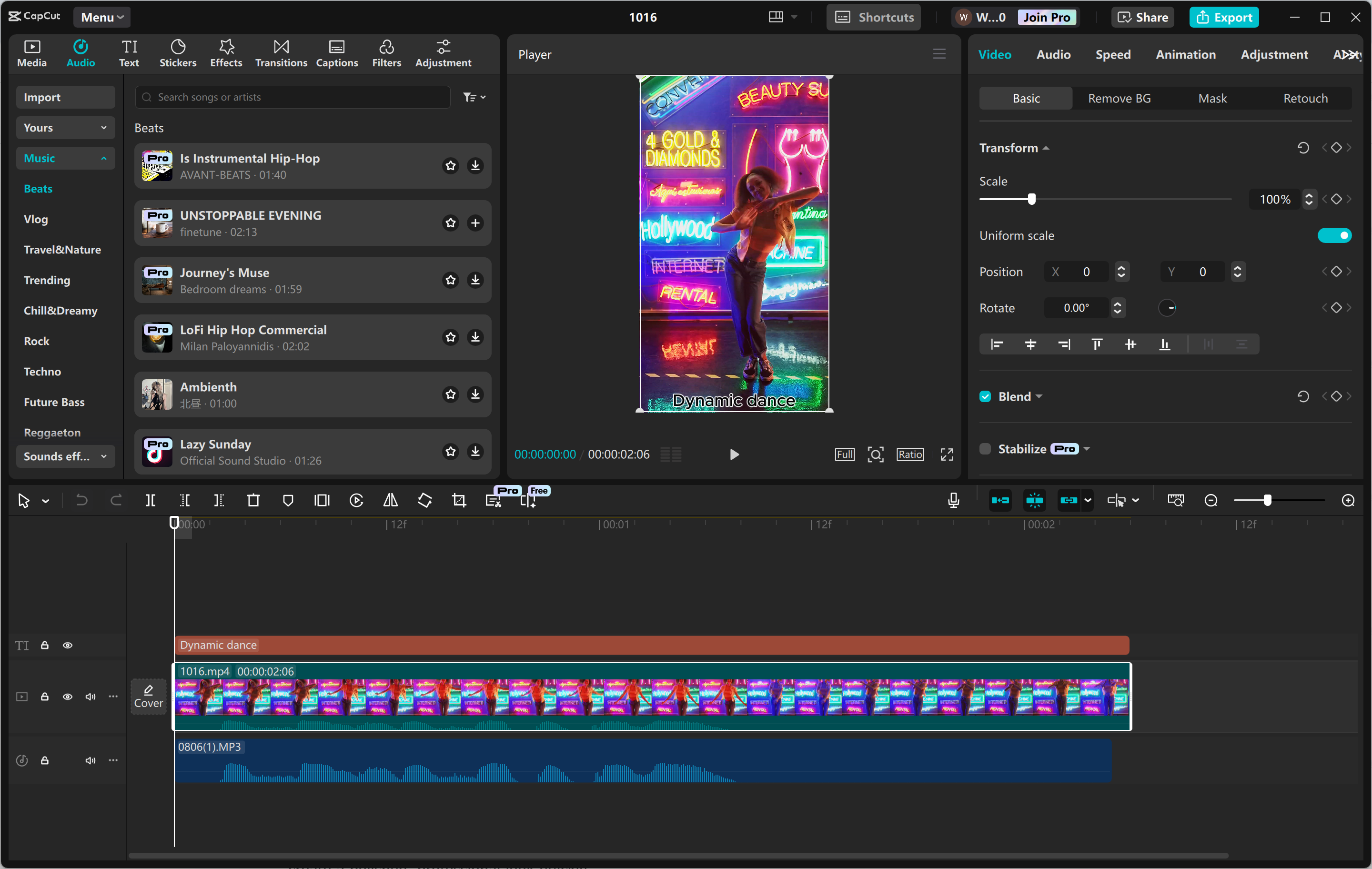 Kazanmak için youtube şortlarını düzenleyen CapCut masaüstü video editörünün arayüzü