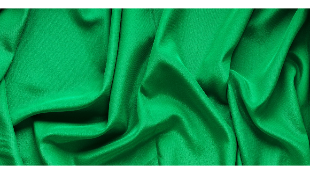 Chroma key mistake: using wrinkled green screen