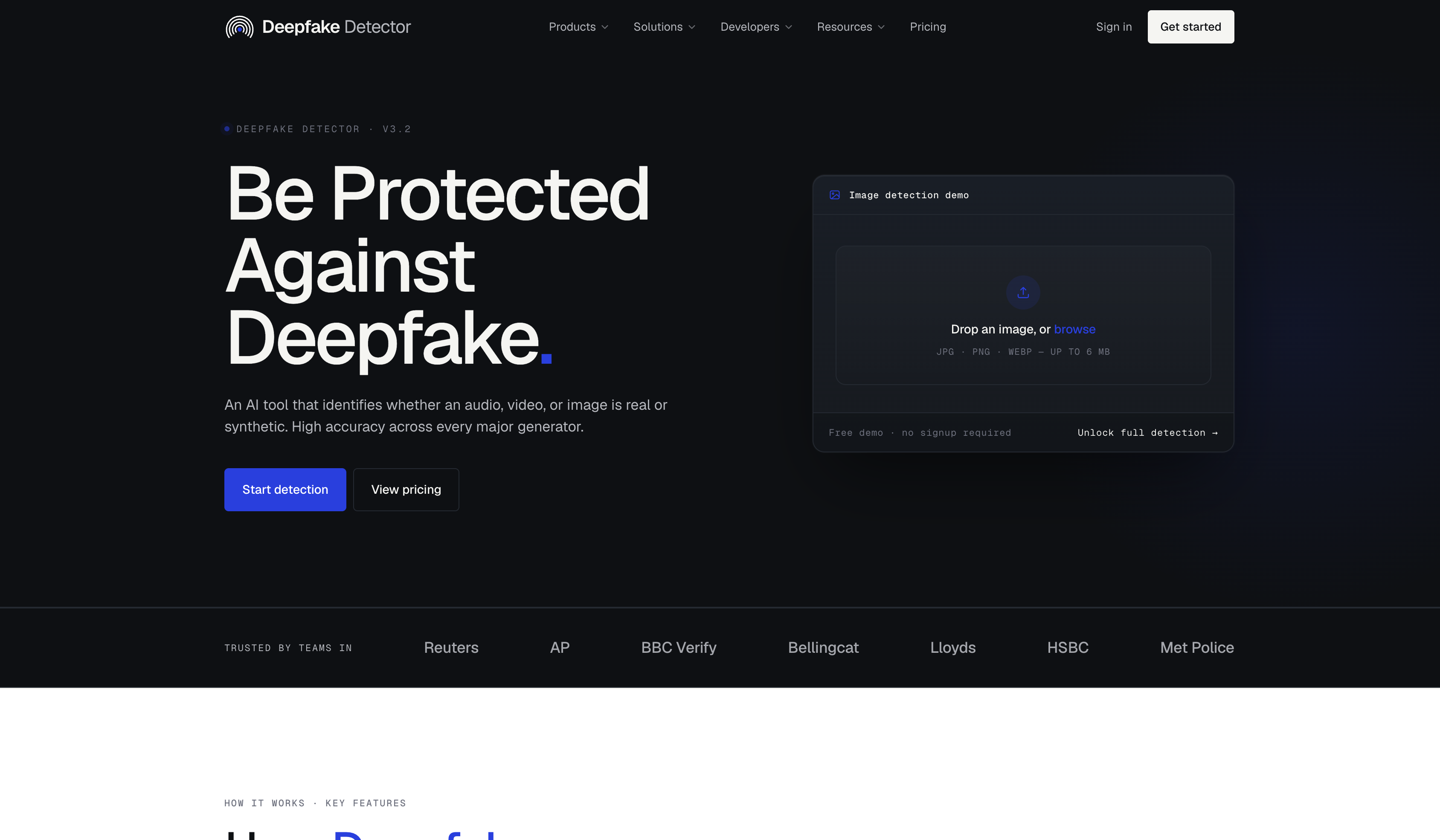 DeepFakeDetector.ai interface