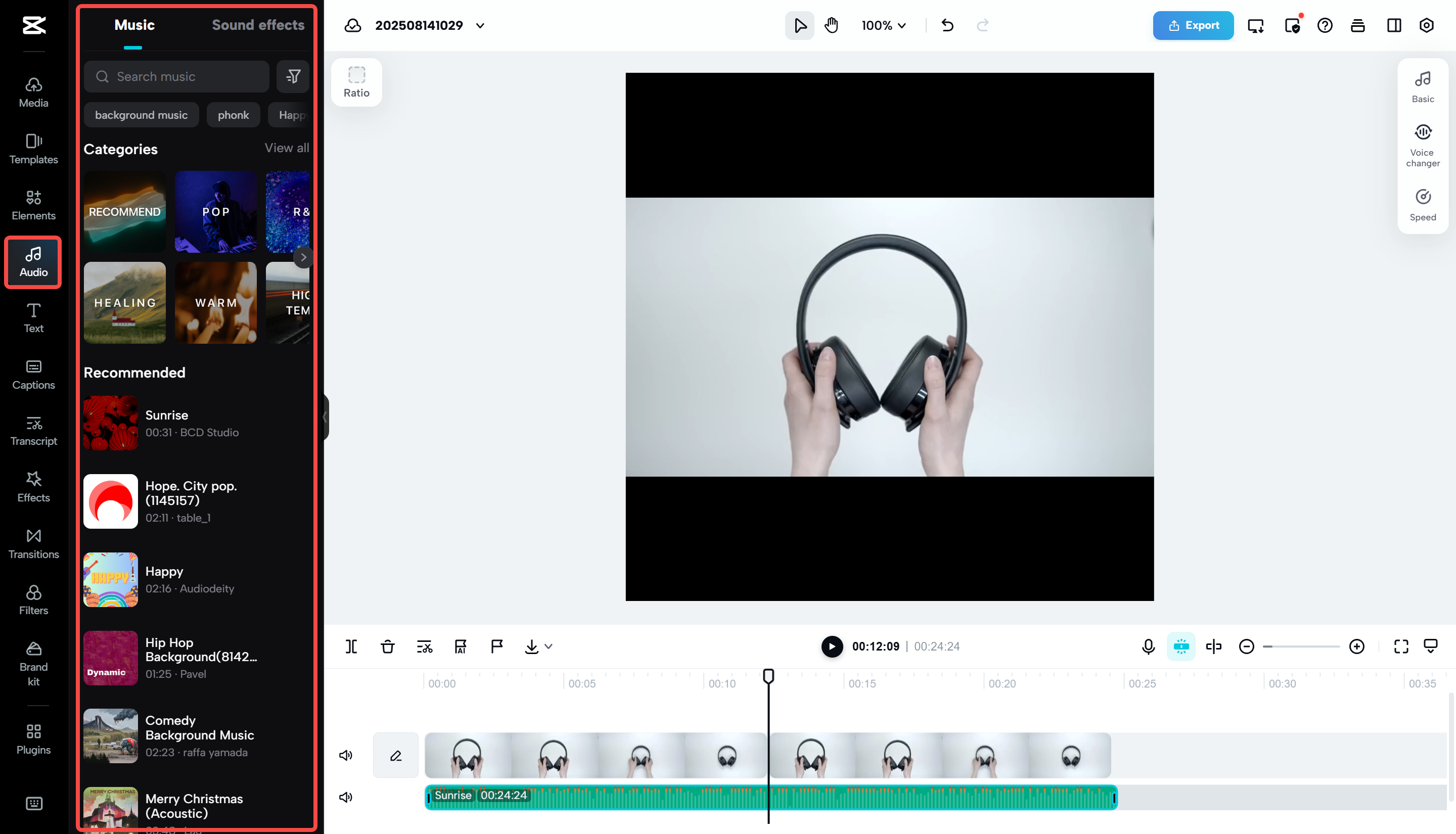 Prozkoumejte hudební knihovnu CapCut a vyberte vhodnou hudební stopu na pozadí.