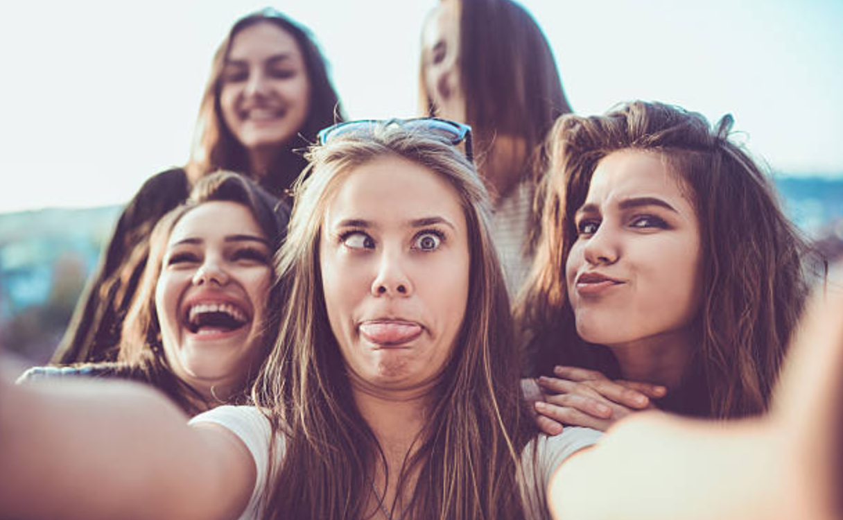 Top funny images for a Facebook profile: Silly selfies