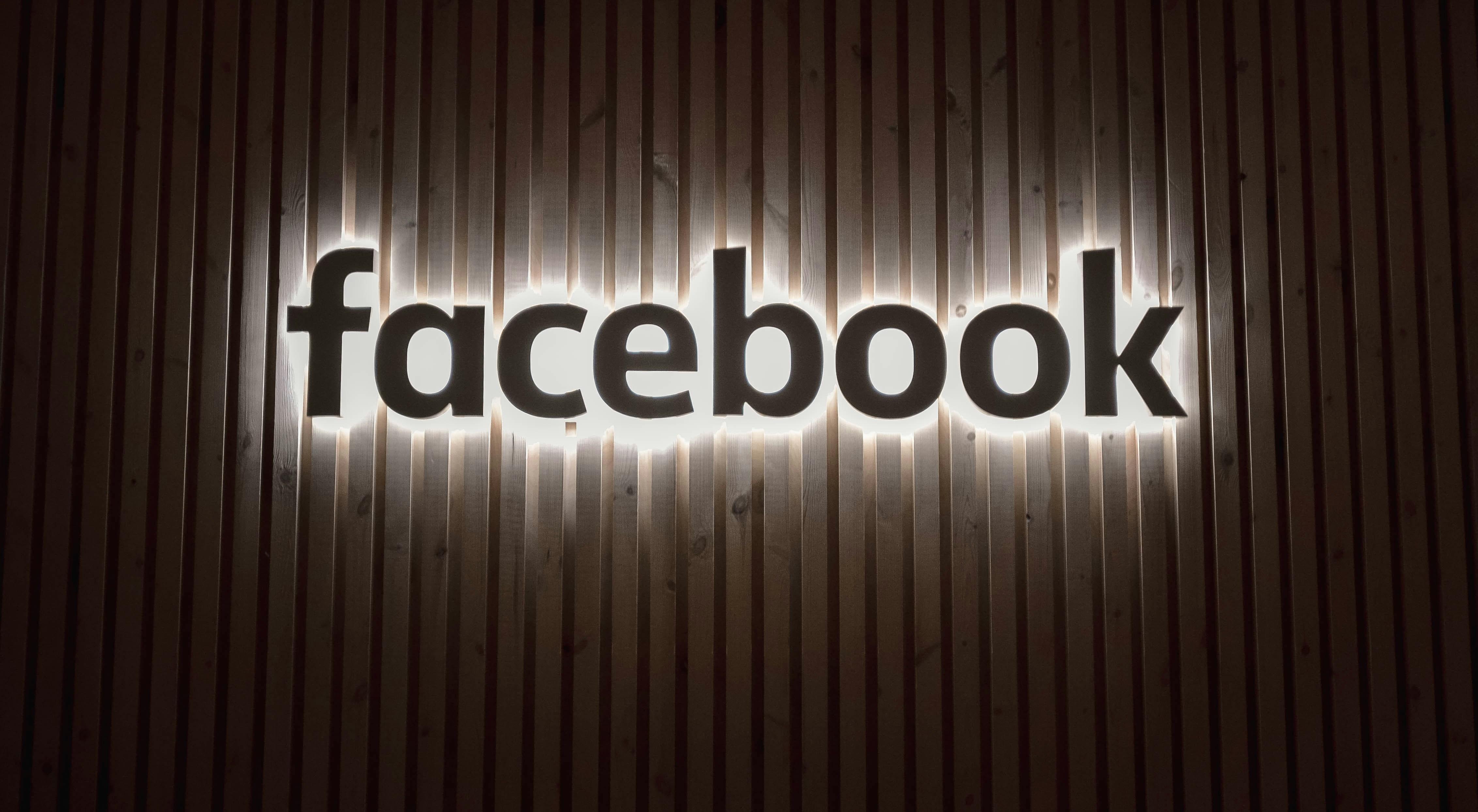 Πού να πουλήσετε προϊόντα στο Facebook