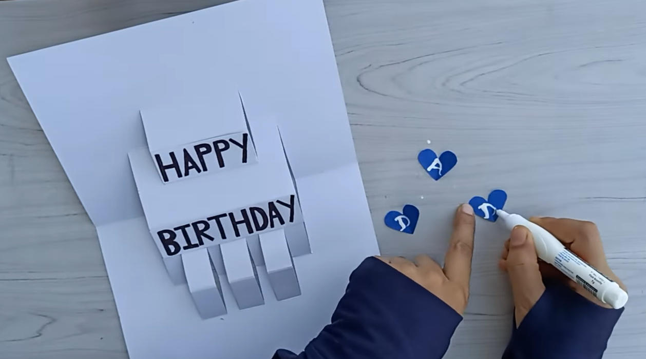 Începeți să vă proiectați cardul